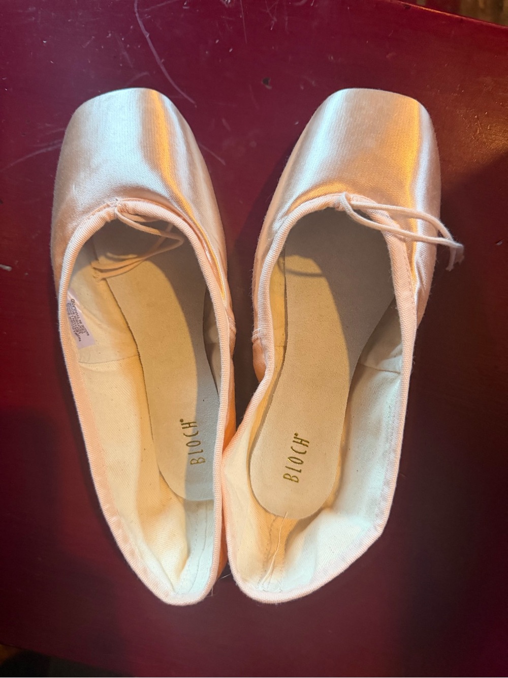 Point Shoes - Picture 3 of 5
